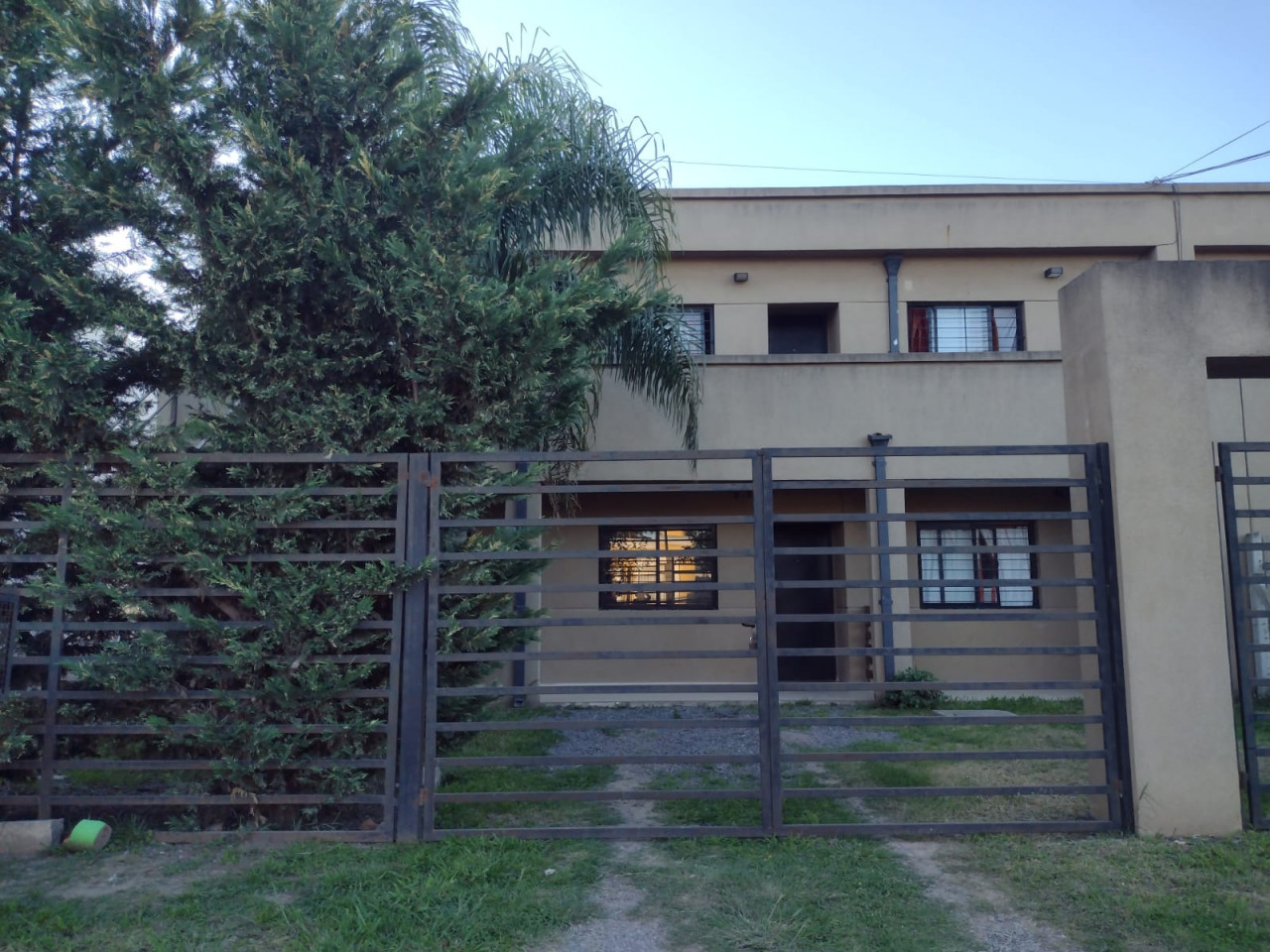 Venta de departamento de 2 ambientes c/cochera y patio- San Miguel