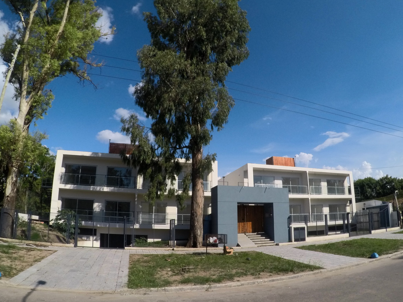 ### EXCELENTE DUPLEX EN VENTA CON AMPLIO PATIO  SAN MIGUEL - APTO CREDITO HIPOTECARIO ###